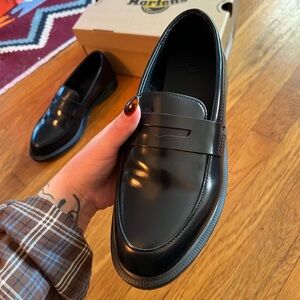 Dr. martens temara loafer | black polished smooth leather | women’s 7 | BNWT